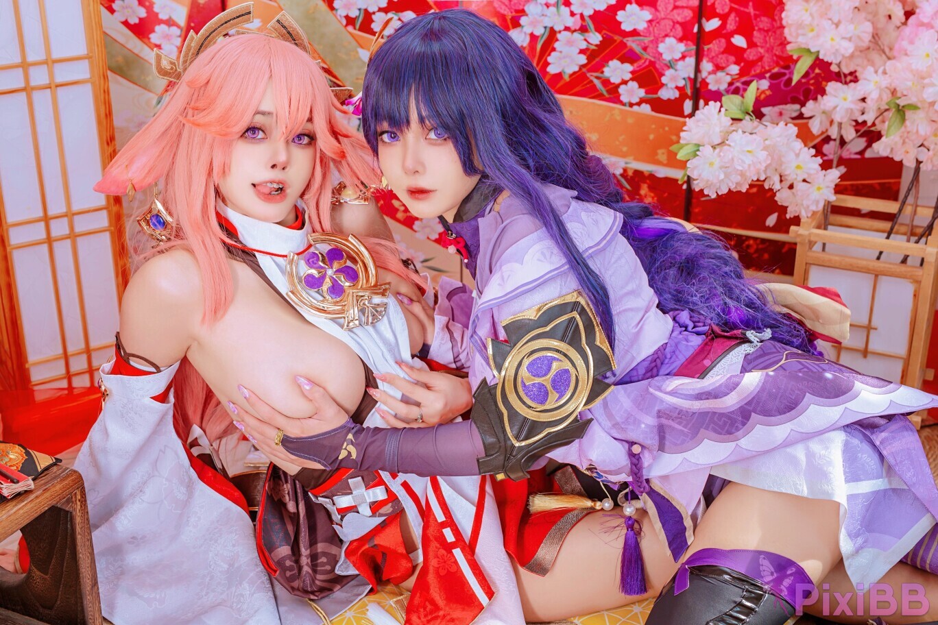 Coser-Byoru-Yae-Miko-x-Raiden-Shogun-PixiBB.COM-004