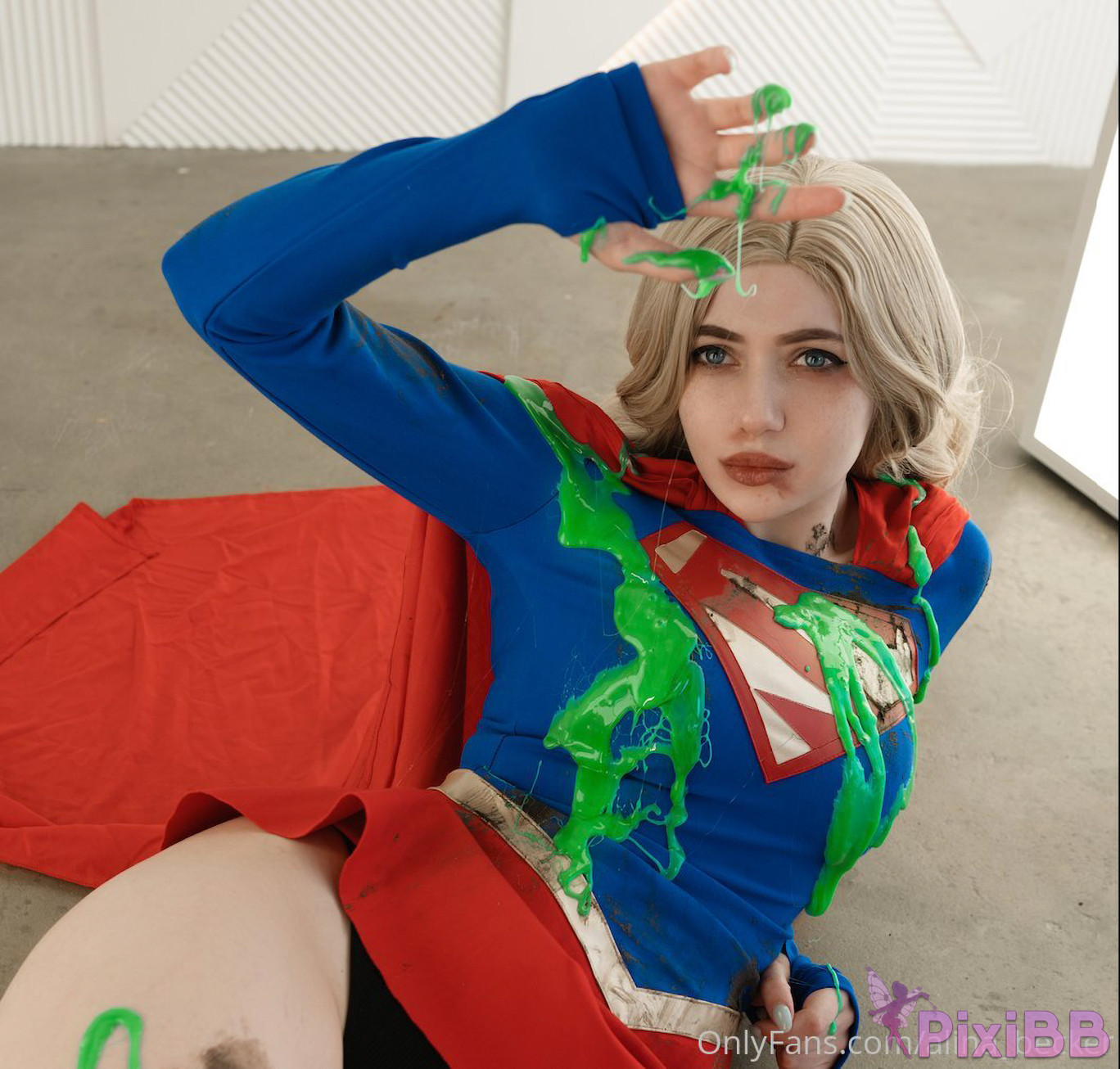 Alina Becker Supergirl Superman PixiBB.COM 014