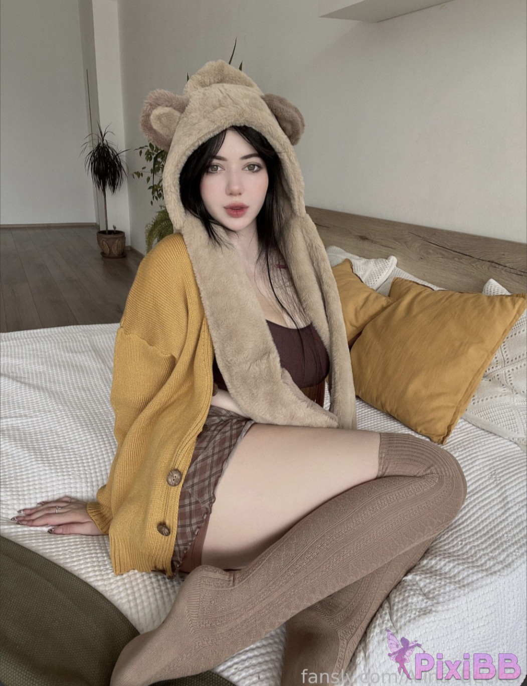 Alina Becker Brown Bear PixiBB.COM 013